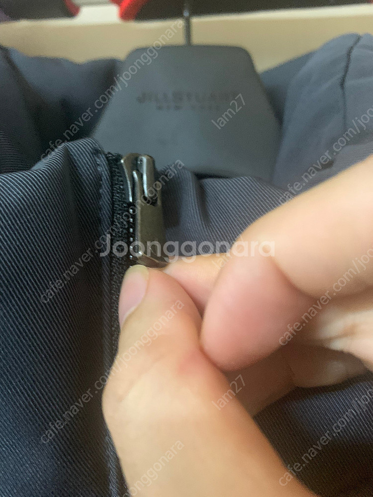 [질스튜어트뉴욕] 미니멀 오버핏 숏패딩 구스다운 다크 ...--3