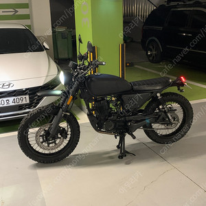 스코모토 스크램블러 125cc 무광블랙 풀 커스텀 부캐너 cg125