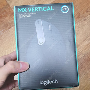 로지텍 Logitech MX Vertical 버티컬 마우스 팝니다. (운포 85,000)