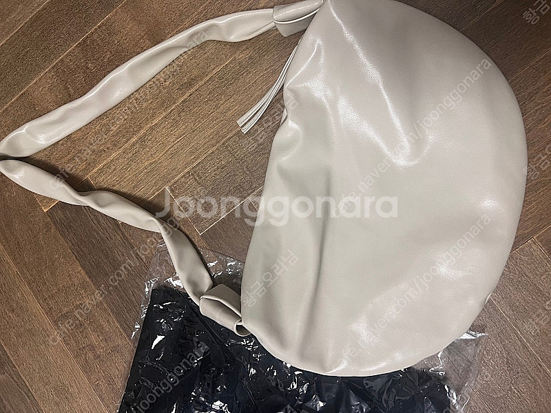 꺌랑 휘뚜루마뚜루백 + 베이비 롤업 반팔티 L 블랙--2