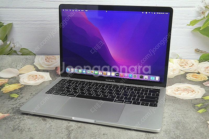 애플 맥북프로 터치바 A2159 판매합니다.--2