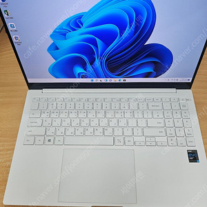 삼성 갤럭시북 프로(i7 1165G7,16G,SSD 512G,AMOLED)노트북!