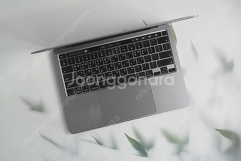애플 맥북프로 터치바 A2289/I5-8257u 팝니다...--0