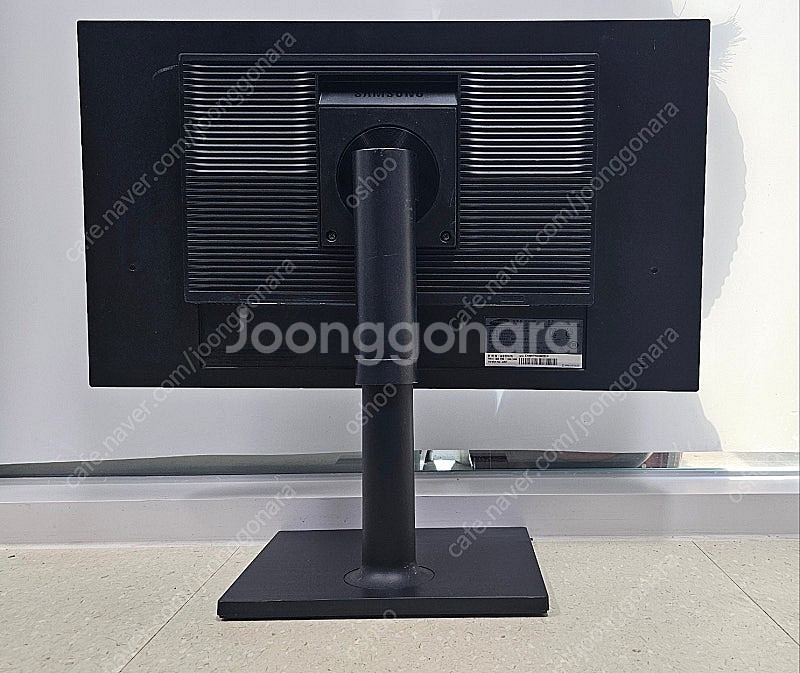피벗 기능있는 삼성 24인치 모니터 20대 팝니다.--1
