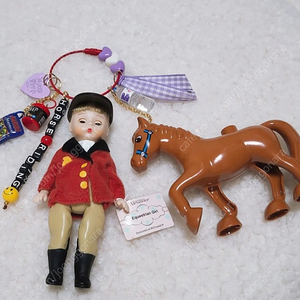 무료배송 당일발송) 맥마담 인형 키링 승마소녀 (Equestrian Girl)