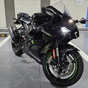 풀튜닝 zx-10r 블랙 텐알 신차급 판매합니다 2,200km