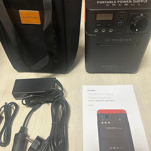 파워뱅크 220V 캠핑용파워뱅크 150w , 60000mAh,3.6v 팝니다.