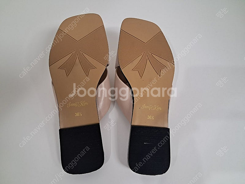 <미착용 새상품> 지니킴 천연가죽 뮬 택배비포함--4