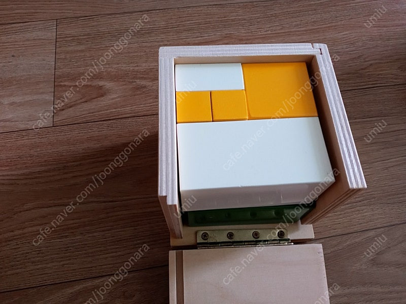 아가월드 몬테소리 니엔후이스(일항식, 이항식, 삼항식, 갈색계단과 프리즘, 수세기막대, 백판과 피타고라스판) 이미지
