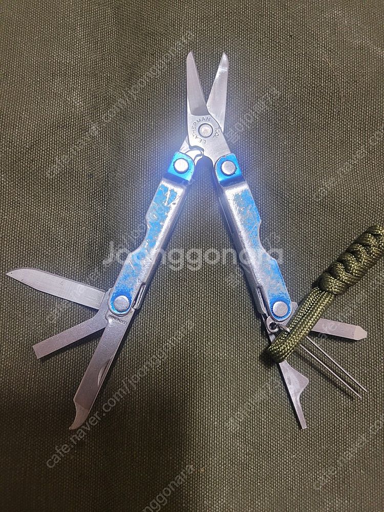 레더맨 마이크라 멀티툴과 국산 키링 일괄--2