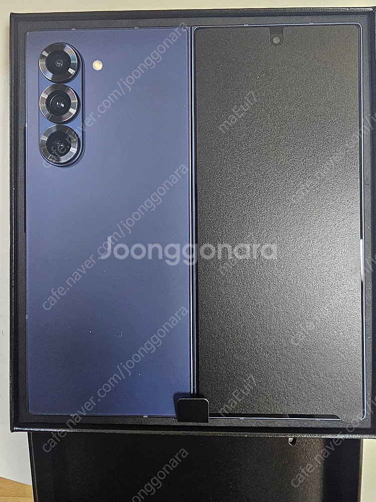 자급제 갤럭시폴드6 256G 네이비 새상품 판매합니다....--4
