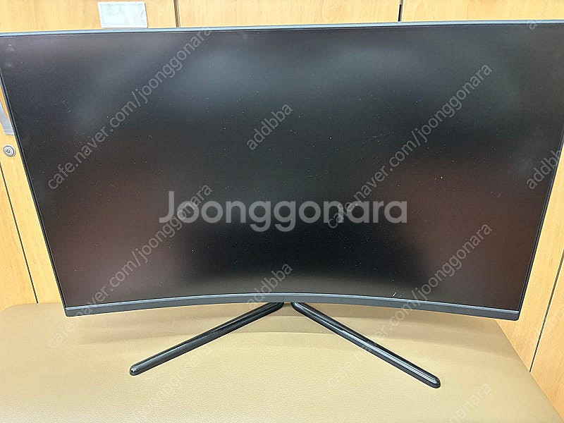 한성 커브드 4K모니터 TFX32U06V 팝니다.--0