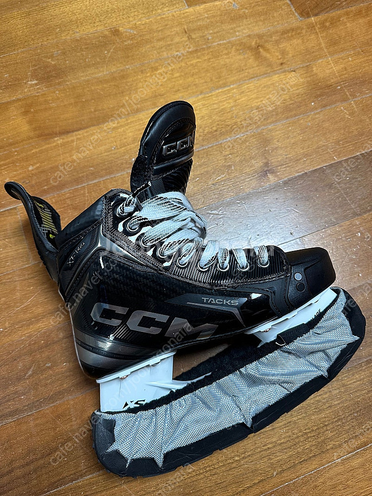 CCM TACKS XF PRO INTER 4.0--2