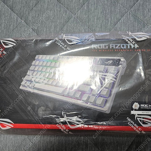 Asus rog azoth white 스노우 적축 영문