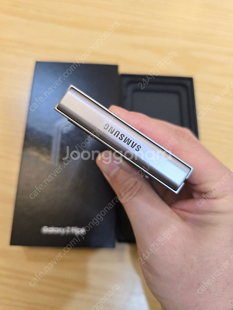 갤럭시z플립6실버쉐도우256gb 자급제단순개봉미사용폰판...--4