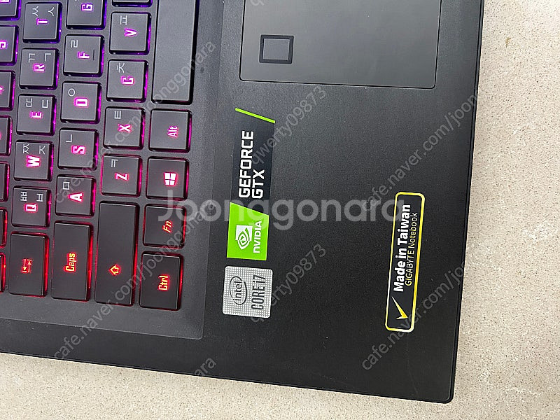 기가바이트 AERO17 SB 게이밍노트북 intel c...--1