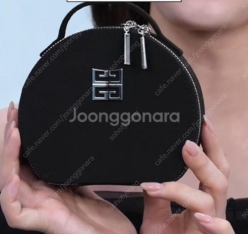 지방시핸들파우치.쿠션파우치.버버리파우치.발렌티노카드지갑...--7