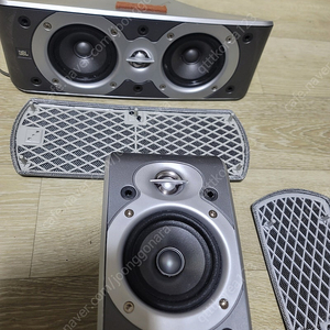 JBL SCS200CEN + JBL SCS200SAT 1개 입니다