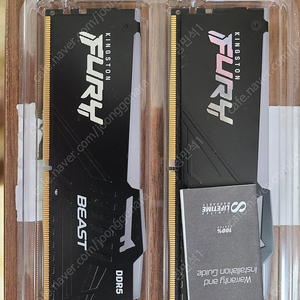 킹스톤 퓨리 ddr5 5600 cl40 (8gbx2) 판매합니다.