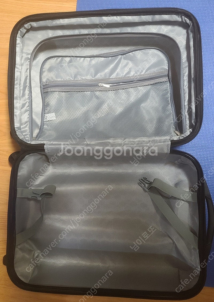 기내용 20인치 캐리어 새것--2