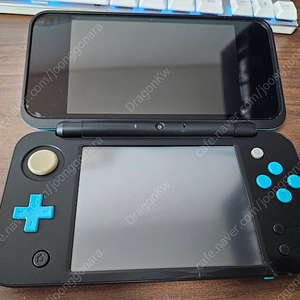 New 2DS XL 팝니다.