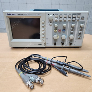 Tektronix TDS2002B 오실로스코프 - 25만원, 프로브 2개 포함