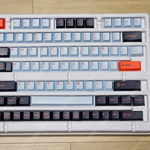 gmk yuri r2 base 미사용 팝니다.