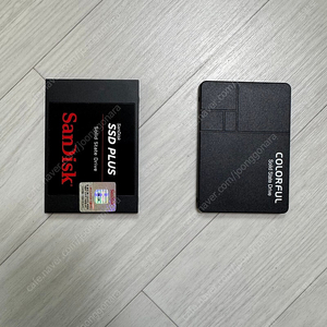 Colorful, Sandisk SSD 128GB 2개 일괄 판매합니다.