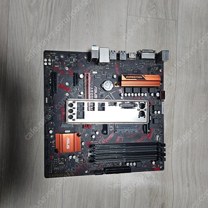 ASUS EX A320M-GAMING용 백판 팝니다