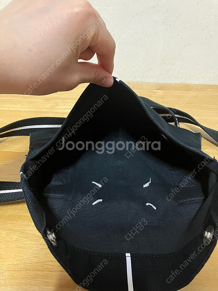 마르지엘라 아뜰리에 페니백, 벨트백 블랙 색상 판매합니다.--3