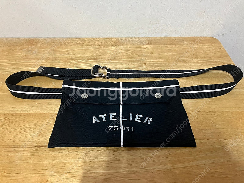 마르지엘라 아뜰리에 페니백, 벨트백 블랙 색상 판매합니다.--8