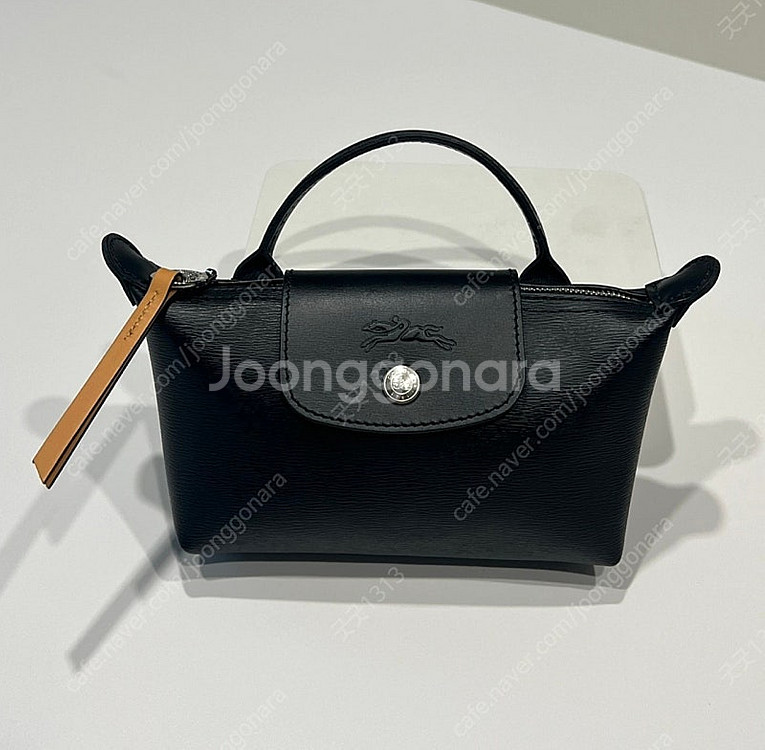 롱샴 르 플리아쥬 시티 핸들 파우치 블랙--2