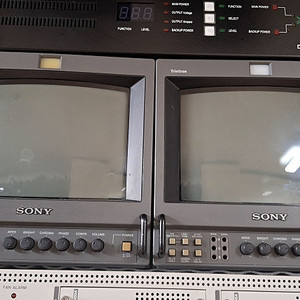 SONY 9인치 방송모니터 소니 방모 PVM-9041Q 2대 입고.