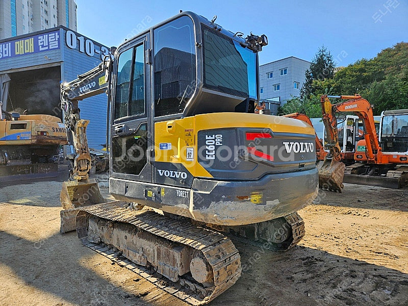 볼보 EC60E Pro 2020년식 코끼리집게 회전라인 가동6200 02 중고굴삭기--4
