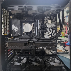 인텔 13700K , RTX4070 초 고사양 컴퓨터 본체 판매합니다 4K 게이밍 , 편집 , 렌더링 작업등등