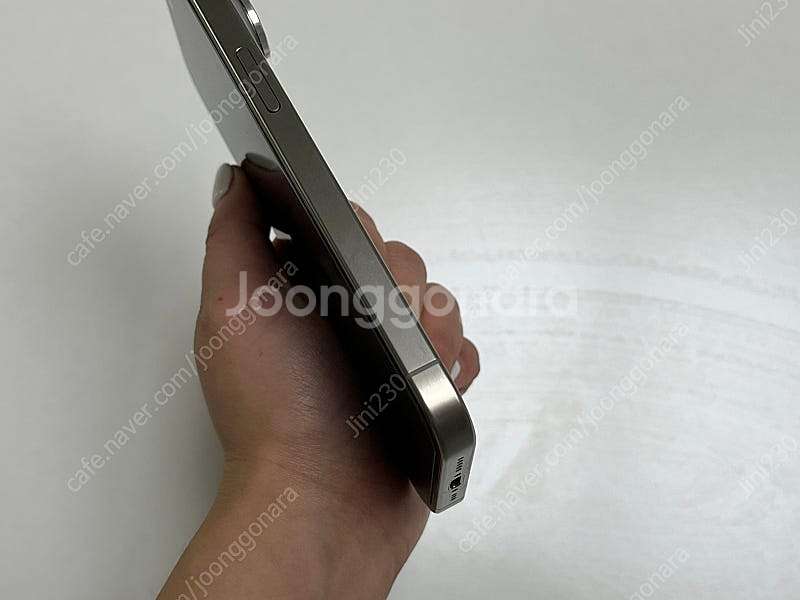 아이폰15pro 128기가 티타늄 애케플25년11월까지--3