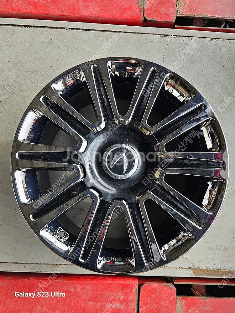 [판매] 에쿠스 리무진 순정 19인치 신품급 휠 한대분 팝니다!--1