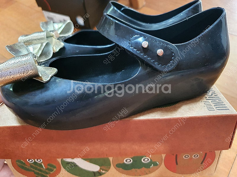 미니멜리사 골드 리본 28 (190size) 팝니다. ...--4