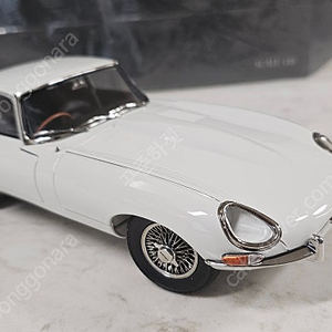 1:18 kyosho Jaguar E-type white 풀오픈 판매합니다