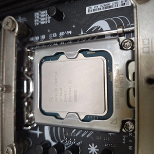 cpu i3 13100(정품) + asus메인보드 + m.2ssd 500gb