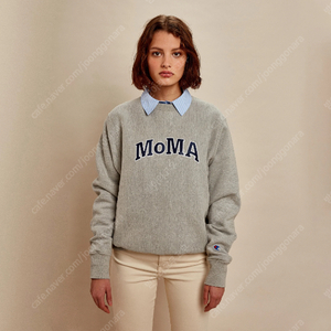 모마 X 챔피온 스웻셔츠 맨투맨 그레이 Champion Crewneck Sweatshirt - MoMA Edition