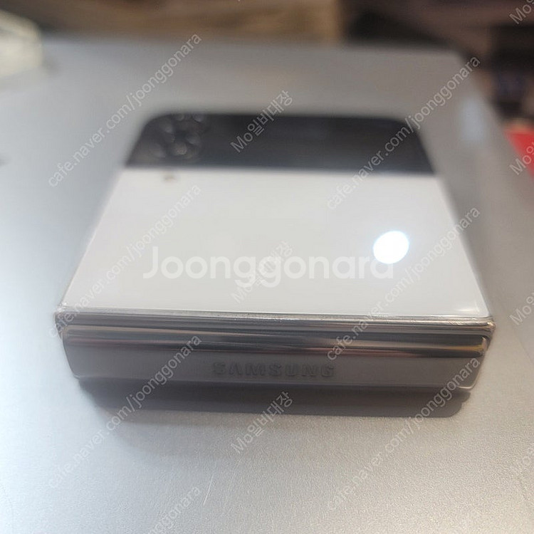 Zflip4 256GB 특A급 휴대폰 판매합니다.--0