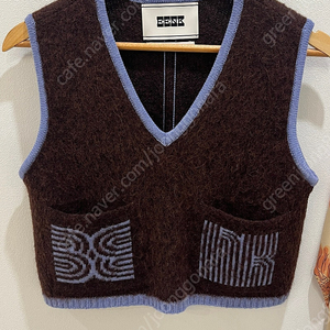 잉크 베스트 (QUITA V-neck Short Vest)