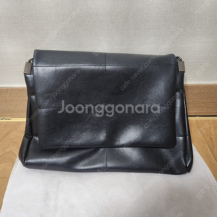 자라 락플랩 가방--0