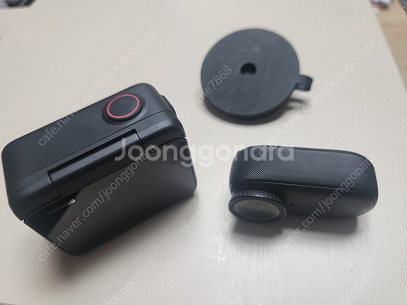 인스타360 Go 3s 128G 거의 새제품--3
