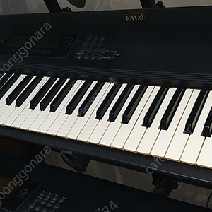 KORG M1