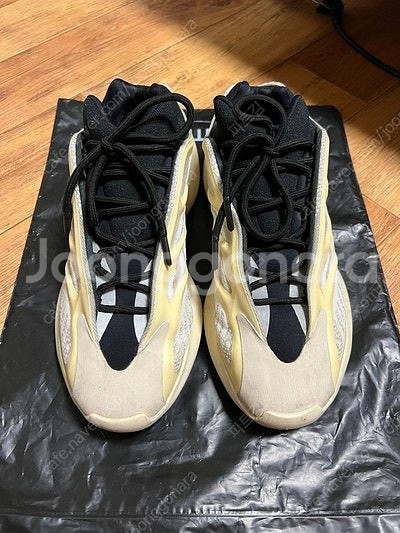 아디다스 이지부스트 700 V300 아자엘 265mm ...--0