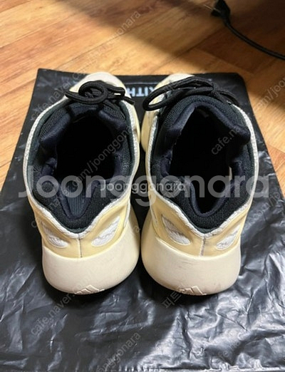 아디다스 이지부스트 700 V300 아자엘 265mm ...--1