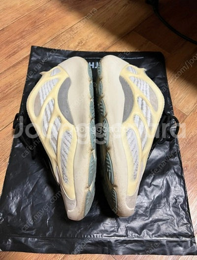 아디다스 이지부스트 700 V300 아자엘 265mm ...--3