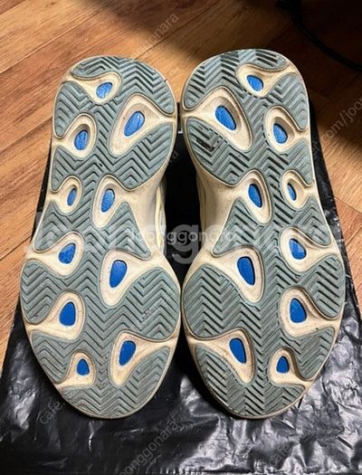 아디다스 이지부스트 700 V300 아자엘 265mm ...--4